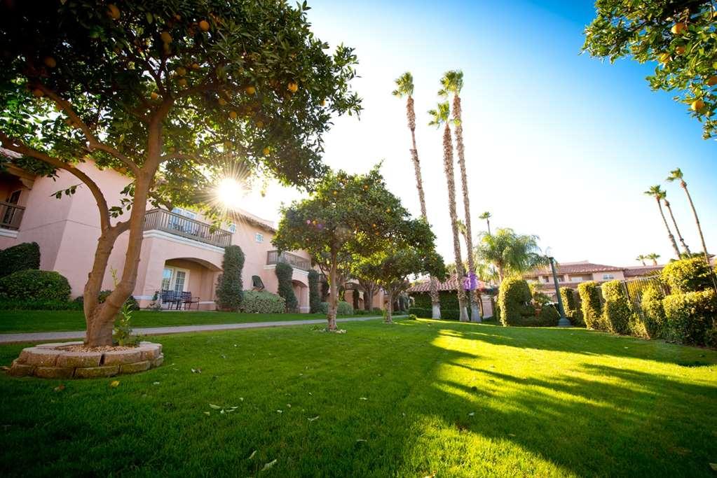 The Inn At Harris Ranch Huron Exterior photo